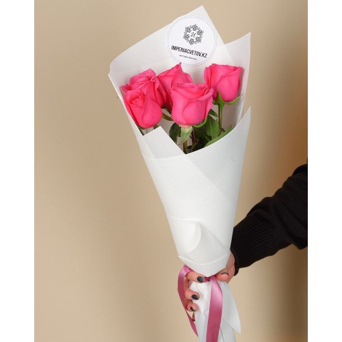 Купить на заказ Букет из 5 розовых роз с доставкой в Сарани