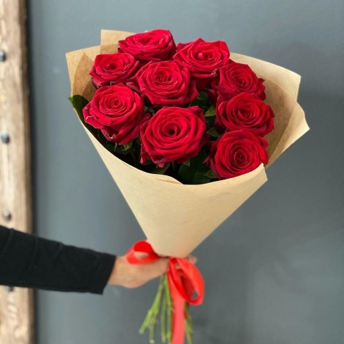 Купить на заказ Букет из 9 красных роз с доставкой в Сарани